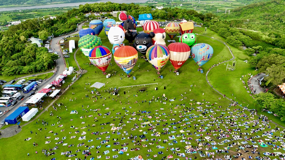 best time to visit taiwan for hot air balloons