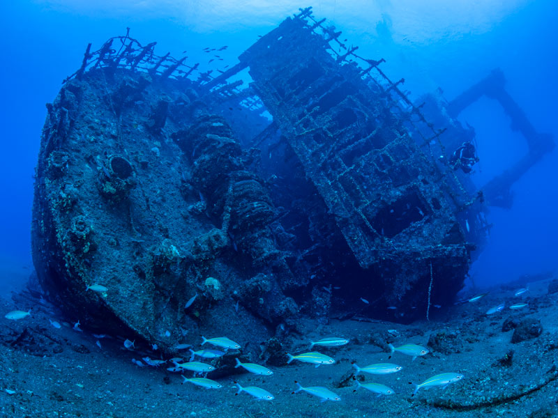 Badaiwan shipwreck diving spot